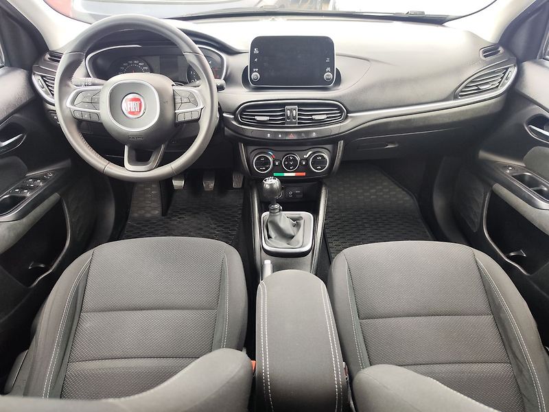 Fiat Tipo 1.6 MultiJet/88kW Lounge - fotka 11 z 24