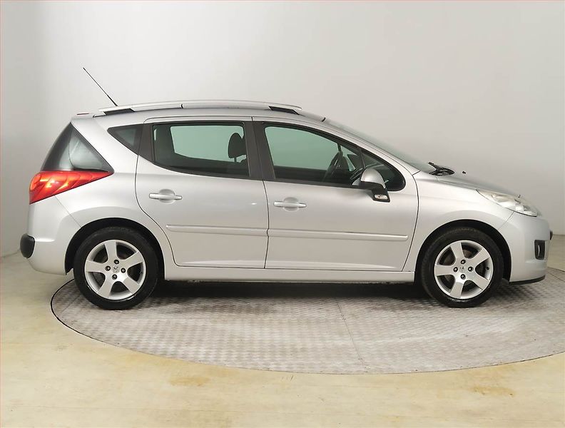 Peugeot 207 (2012) 1.6 HDi, po STK, jezdí výborně - fotka 6 z 16