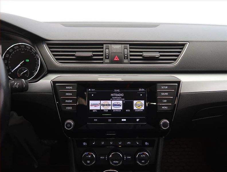 Škoda Superb (2015) Ambition 1.8 TSI, Automat - fotka 12 z 23