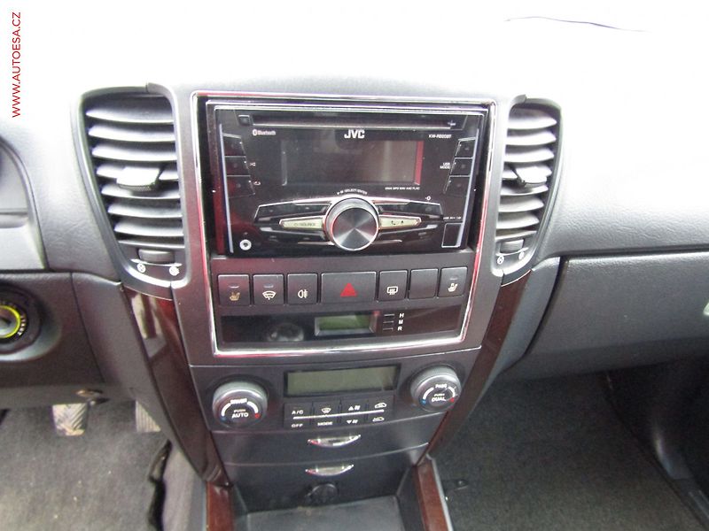 Kia Sorento (2008) 2.5 CRDi, ČR, AC, park.asist - fotka 14 z 18