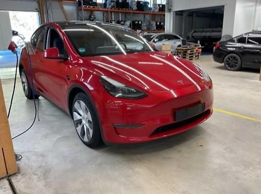 Tesla Model Y (2022) AWD LR tažné      PŘIPRAVUJEME - fotka 5 z 9