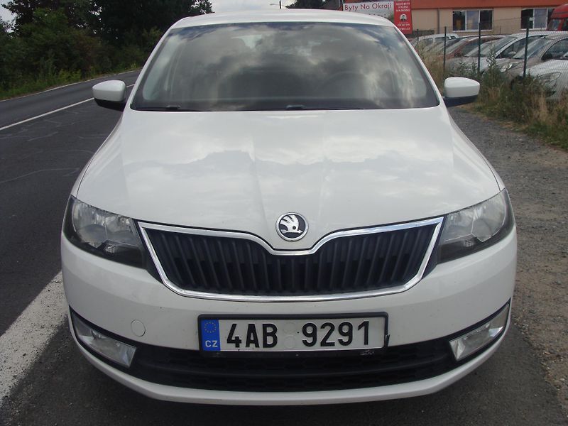 Škoda Rapid 1.2 TSi Ambiente, koupeno v ČR - fotka 9 z 22