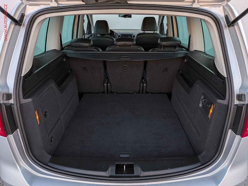 Volkswagen Sharan (2012) 2.0 TDi, Highline, DSG - fotka 7 z 14