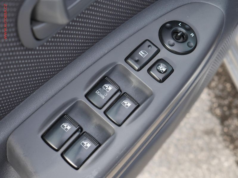 Kia Rio (2005) 1.3i - fotka 15 z 16