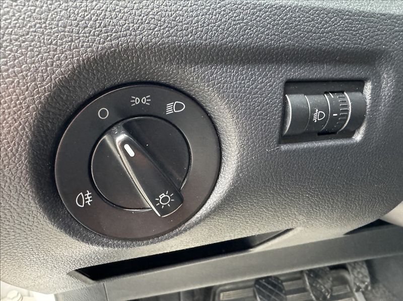 Škoda Fabia 1,4 i 16V 63kW DPH 1.maj ČR - fotka 23 z 47
