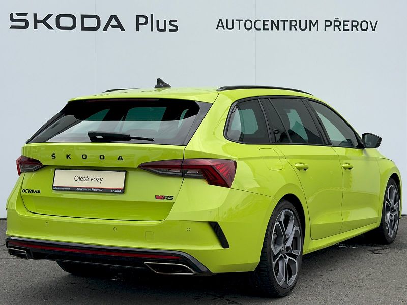Škoda Octavia (2023) RS 2.0 TSI 180kW - fotka 2 z 35