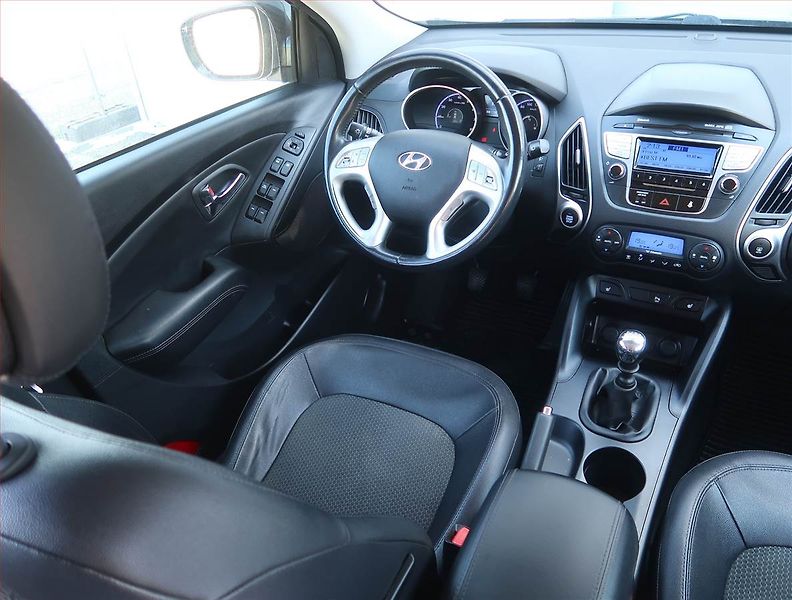 Hyundai ix35 (2013) 1.6 GDI, Serv.kniha, Tempomat - fotka 7 z 17
