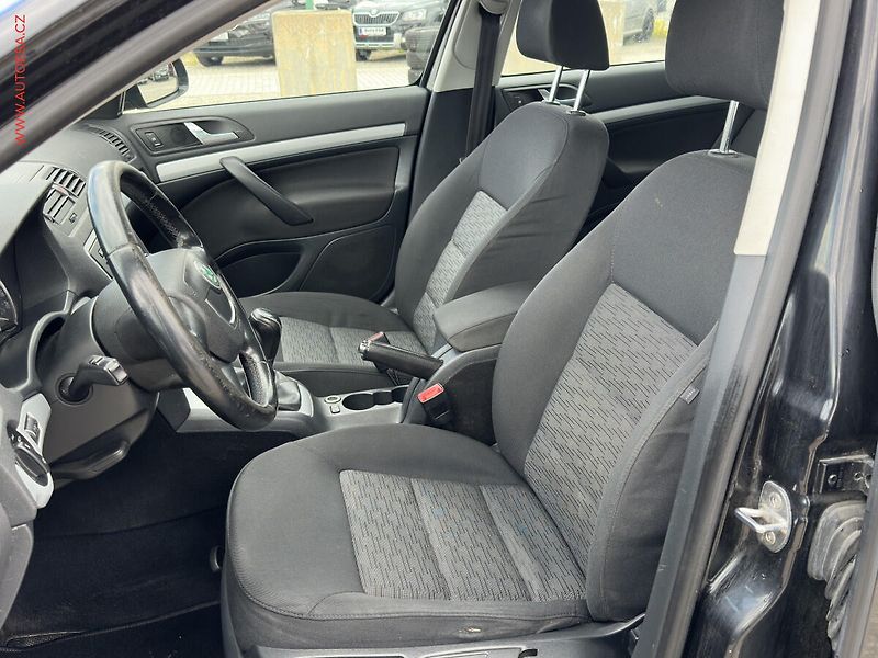Škoda Octavia (2011) 1.6 TDi, Ambition, TZ - fotka 9 z 17