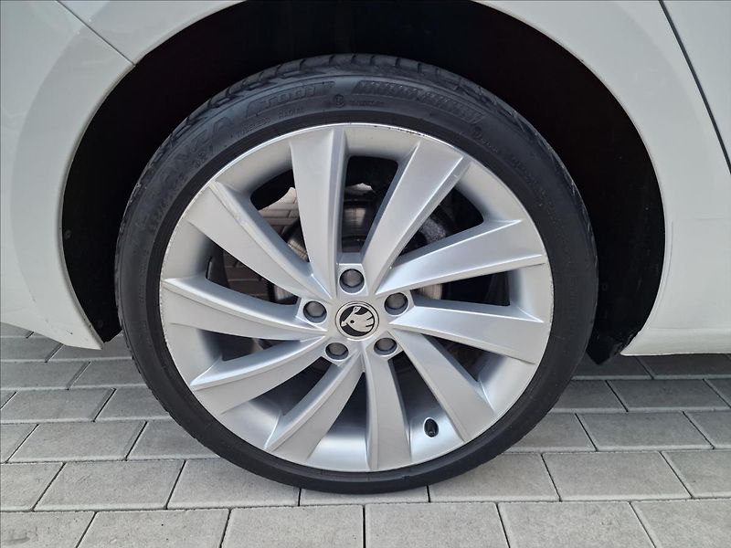 Škoda Octavia 2.0TDI 110kW DSG L&k, ČR, 1.Ma - fotka 44 z 50