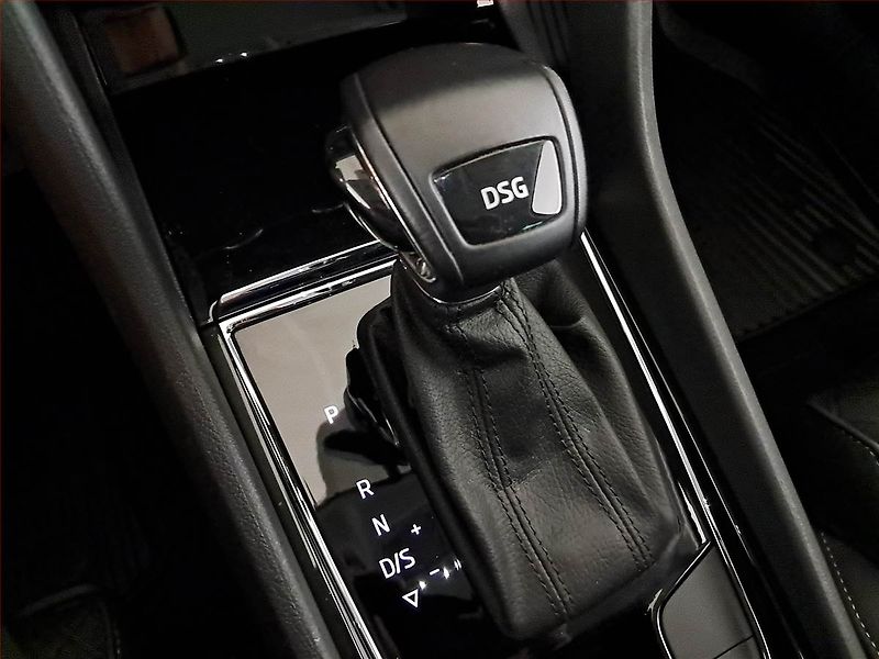 Škoda Karoq (2022) Style 1.5 TSI - fotka 18 z 19