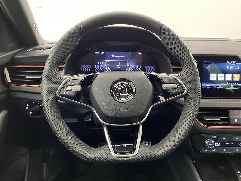 Škoda Scala 1,0 TSI 85kW Monte Carlo - fotka 10 z 30