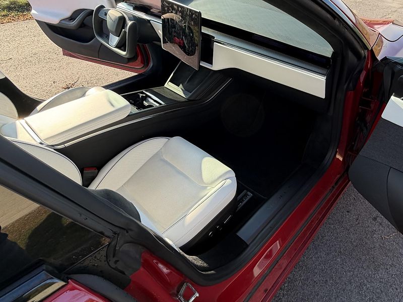 Tesla Model S (2023) Plaid 1020 HP - fotka 6 z 20