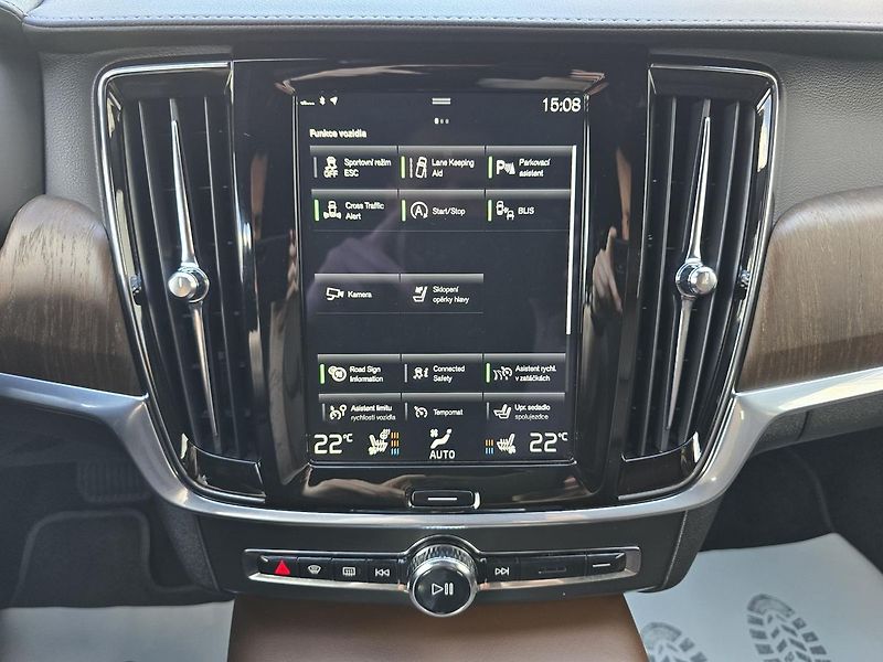 Volvo V90 221kW B6 4x4 R-DESIGN -DPH - fotka 18 z 45