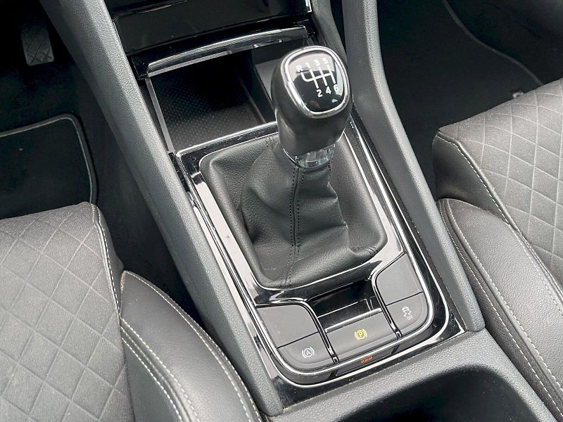 Škoda Karoq (2021) 1.5 TSI 110 kW Style Plus - fotka 13 z 34
