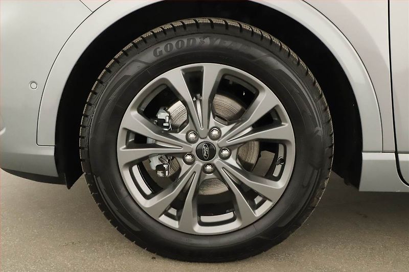 Ford Kuga (2022) ST-Line 1.5 EcoBoost - fotka 12 z 20