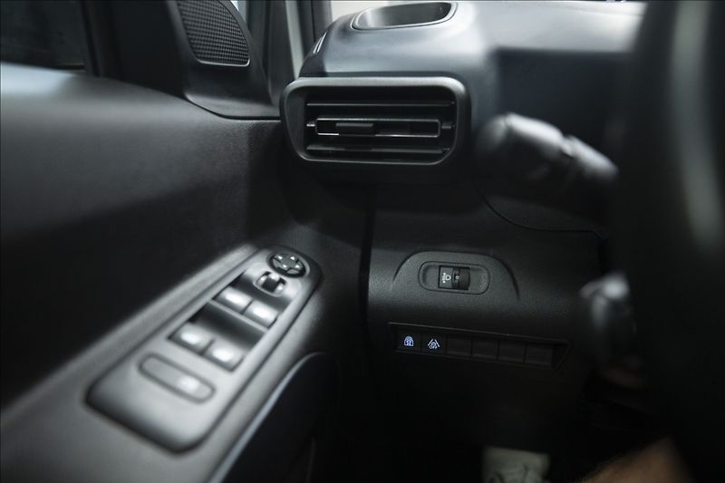 Peugeot Rifter 1,5 BlueHDi KAMERA 7 MÍST ČR - fotka 33 z 37