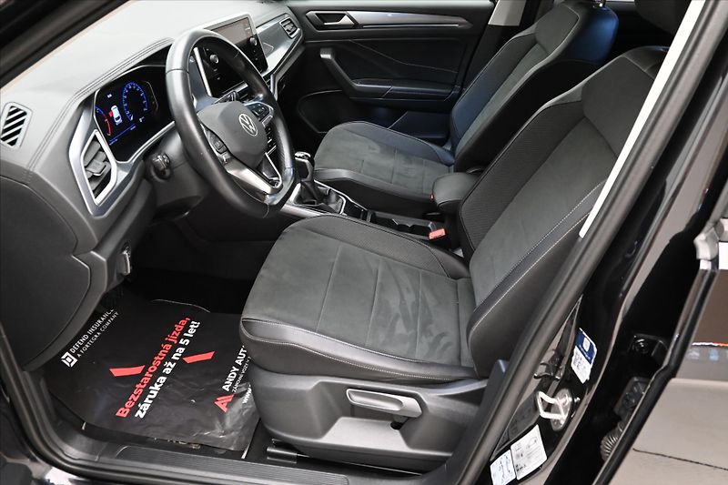 Volkswagen T-Roc 2,0 TDI 110kW DSG Style Plus Z - fotka 13 z 31