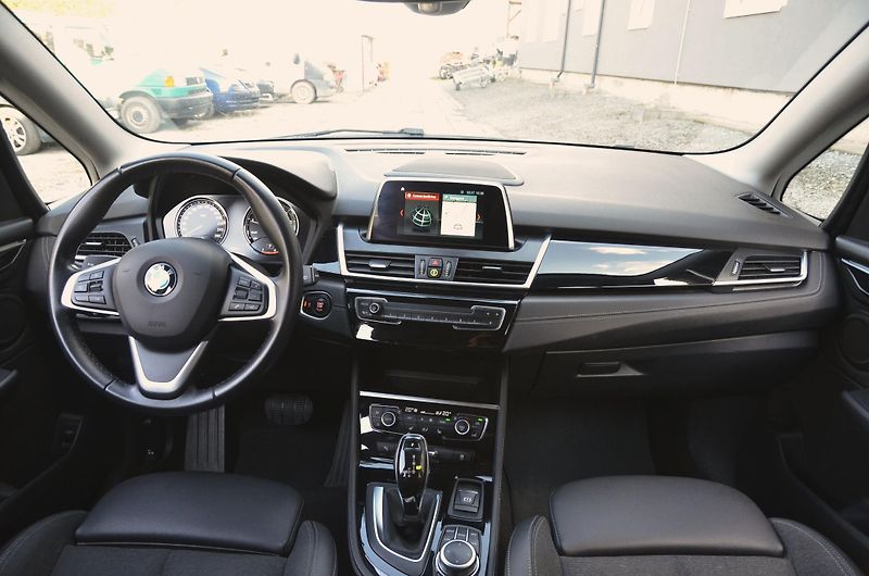 BMW Řada 2 (2019) 218i GT 99tkm ČR 7míst ZÁRUKA - fotka 25 z 43
