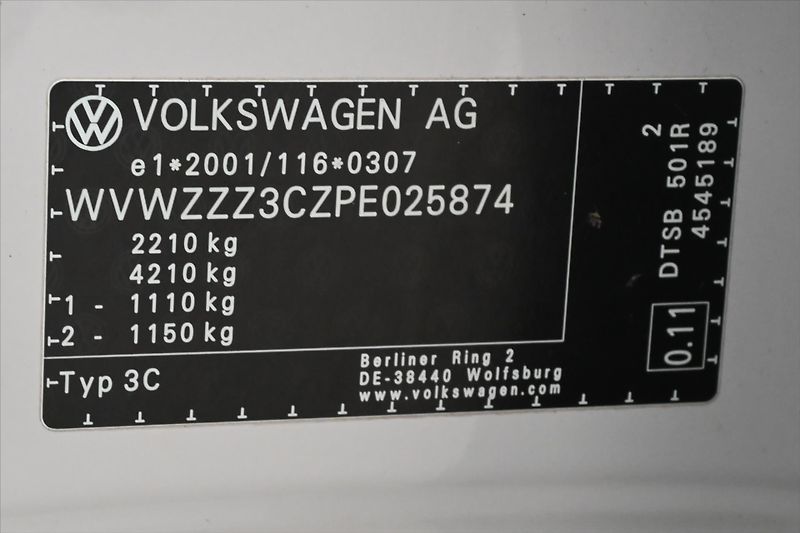 Volkswagen Passat 2,0 TDI 110 kW DSG Business Zá - fotka 12 z 31