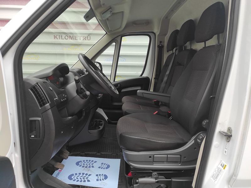 Citroën Jumper 2,2BlueHDi L3H2, ČR - fotka 9 z 37