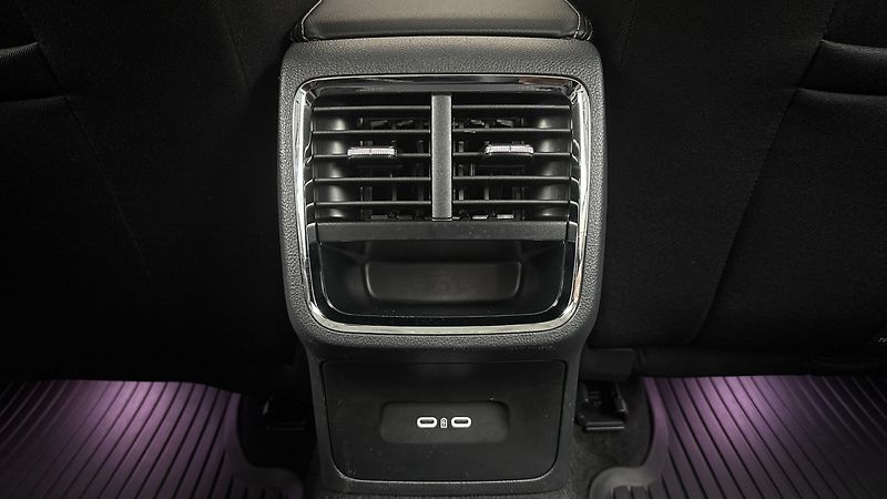 Škoda Octavia 2.0 TDI DSG Style Combi - fotka 21 z 29