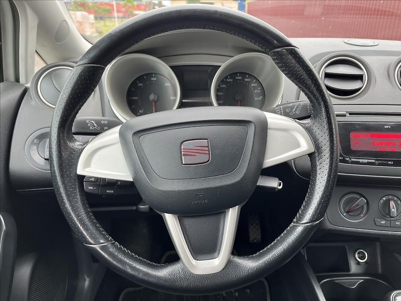 Seat Ibiza 1.6 TDi SPORT KLIMA  ROZVODY - fotka 15 z 31