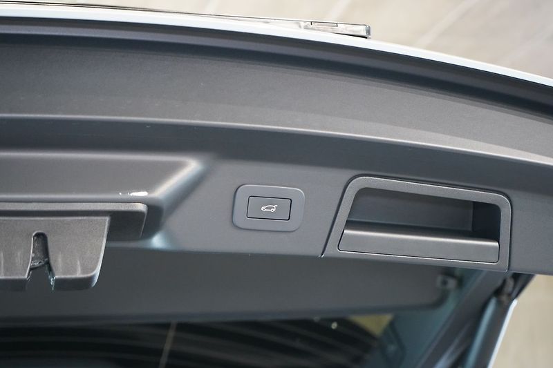 Land Rover Range Rover Velar D300 AWD Dynamic SE, Tažné - fotka 14 z 51