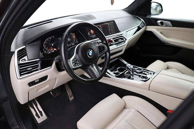BMW X7 xDrive40i - fotka 5 z 15