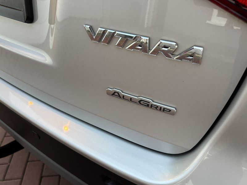 Suzuki Vitara (2017) 1.6i VVT LED Allgrip Kamera - fotka 39 z 50