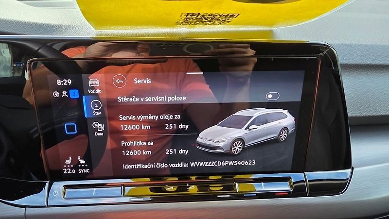 Volkswagen Golf (2023) 1.5 TSI 110kW Style - fotka 23 z 34