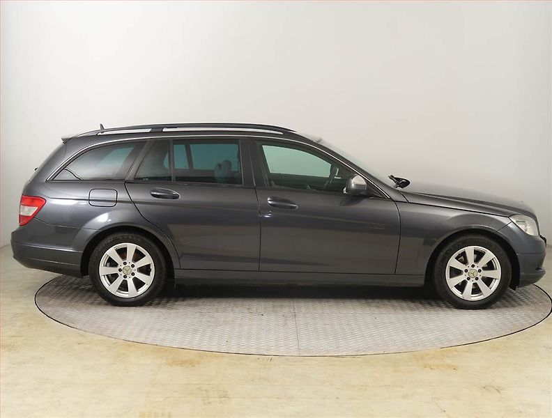 Mercedes-Benz Třídy C (2008) C 200 CDI, po STK, dobrý stav - fotka 6 z 19