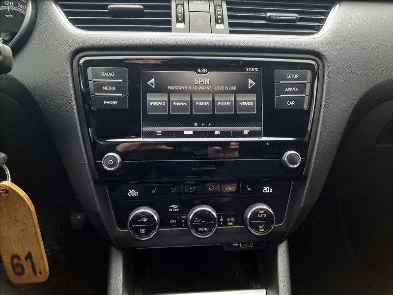 Škoda Octavia 1,5 TSi Ambition - fotka 13 z 18