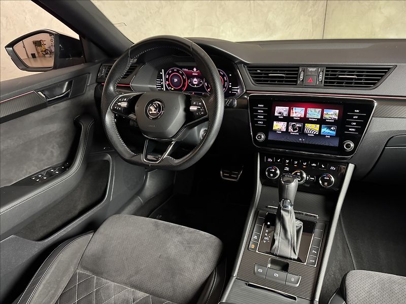 Škoda Superb 1,5 TSi  DSG Sportline Virtual - fotka 18 z 48