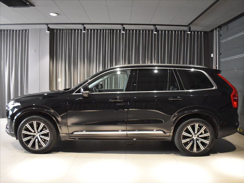 Volvo XC90 2,0 B5 AWD PLUS - fotka 2 z 26