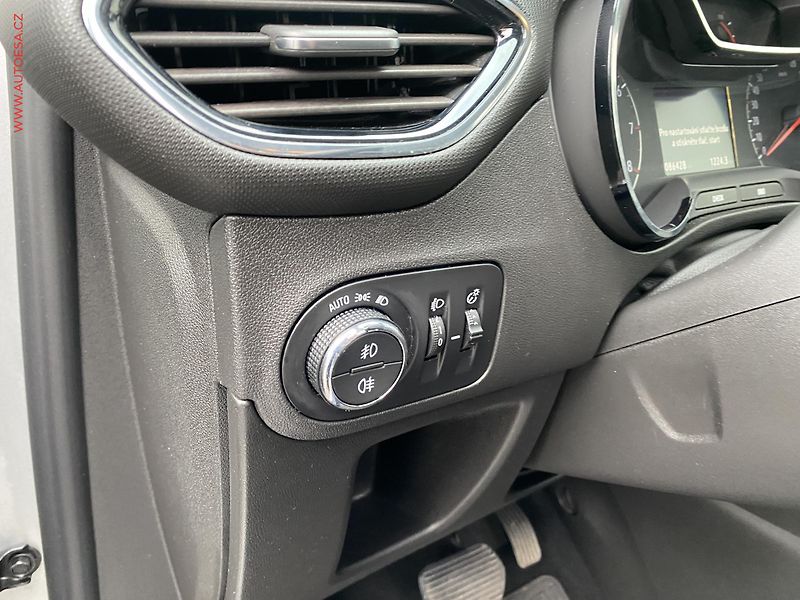 Opel Crossland X (2017) 1.2 Turbo, ČR, AT, autoAC - fotka 15 z 18