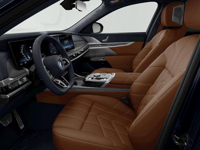BMW i7 m70 - fotka 4 z 6