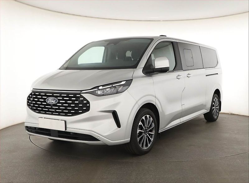 Ford Tourneo Custom (2025) 2.0 EcoBlue, TITANIUM - fotka 2 z 20