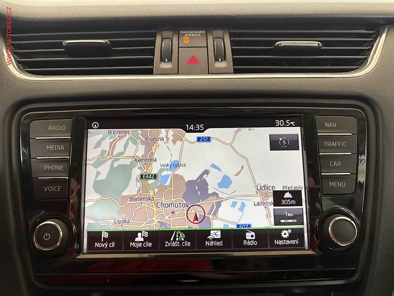 Škoda Octavia (2015) 1.8 TSi, AT - fotka 11 z 16