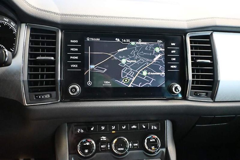 Škoda Kodiaq (2022) 2.0 DSG Matrix LED ACC Tažné K - fotka 14 z 36
