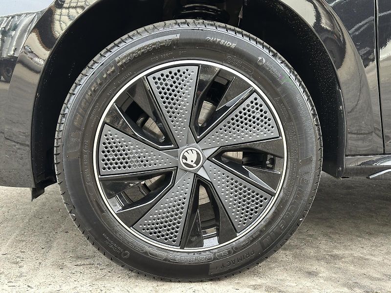 Škoda Kamiq 1.0TSi Monte Carlo 116PS Matri - fotka 12 z 45