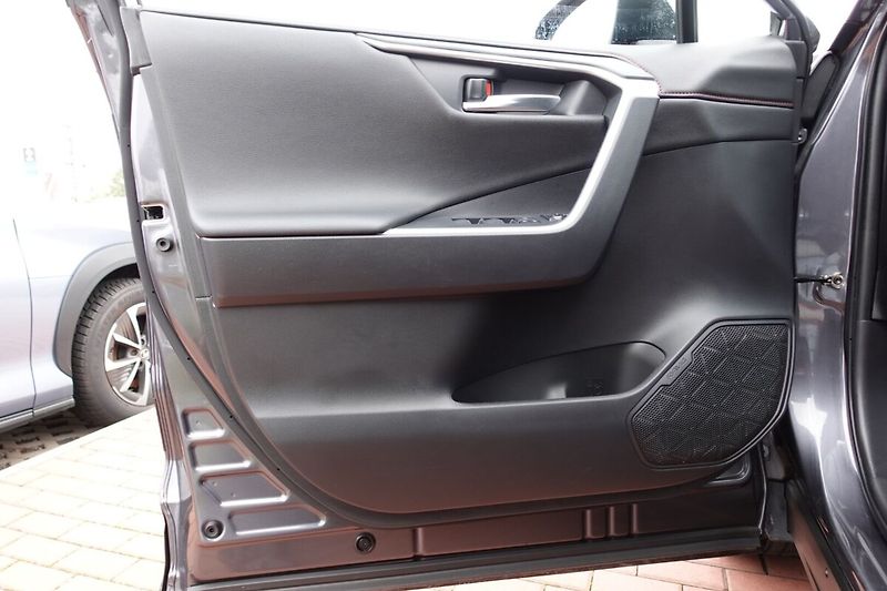Toyota RAV4 2,5 PHEV Plug-in Comfort 4x4 - fotka 9 z 35