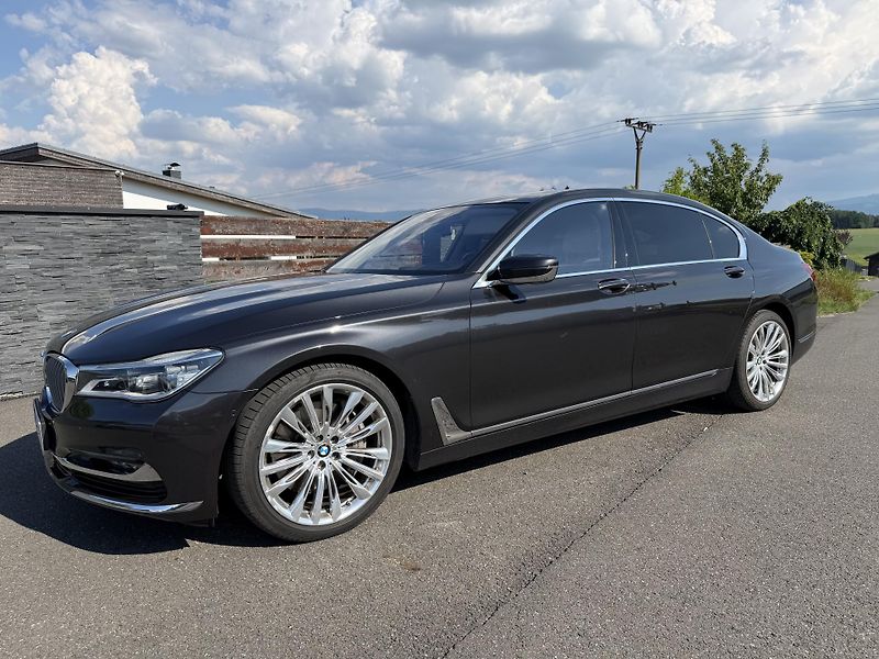 BMW Řada 7 (2018) BMW 750Li xDRIVE INDIVIDUAL TV - fotografie inzerátu
