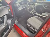 Peugeot 2008 (2026) e-ALLURE 115 kW / 156 k (Bater - náhled 11