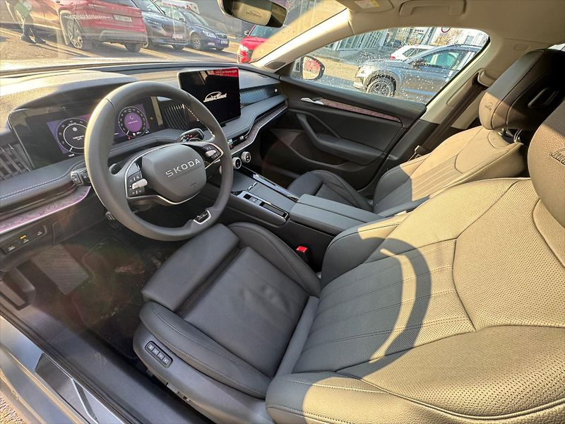 Škoda Superb (2025) 2,0 TSI 195 kW 4x4  L&K - fotka 8 z 11