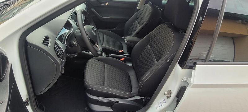 Škoda Fabia (2017) 3 1,2TSi 66kW benzín Drive - fotka 10 z 41