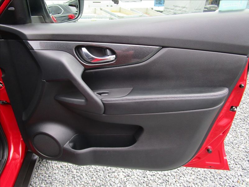 Nissan X-Trail 1.6dCi 96kW 4x4 Tekna, 1.maj. - fotka 34 z 78