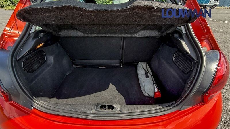 Peugeot 208 AT ACTIVE - fotka 16 z 21