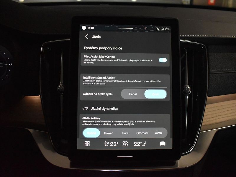 Volvo XC90 2,0 T8 AWD Plus BLIS,Bezklíč - fotka 22 z 27