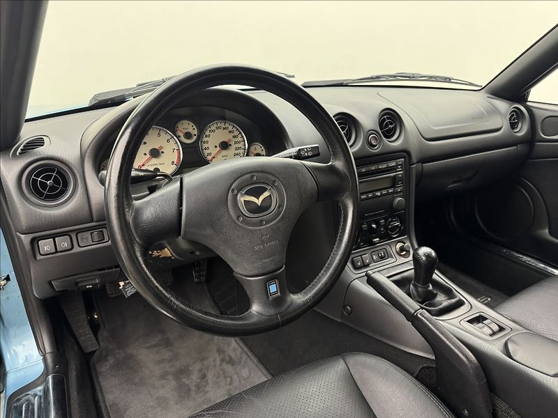 Mazda MX-5 1,8 i NAJETO 52TKM KŮŽE VÝHŘEV - fotka 16 z 34