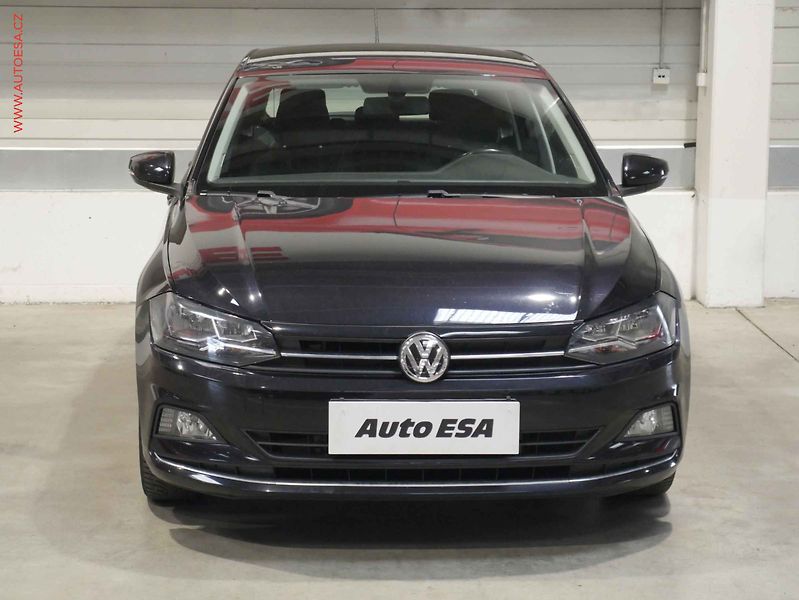 Volkswagen Polo (2019) 1.0 TSI, 2.maj,ČR, AC, temp. - fotka 2 z 17